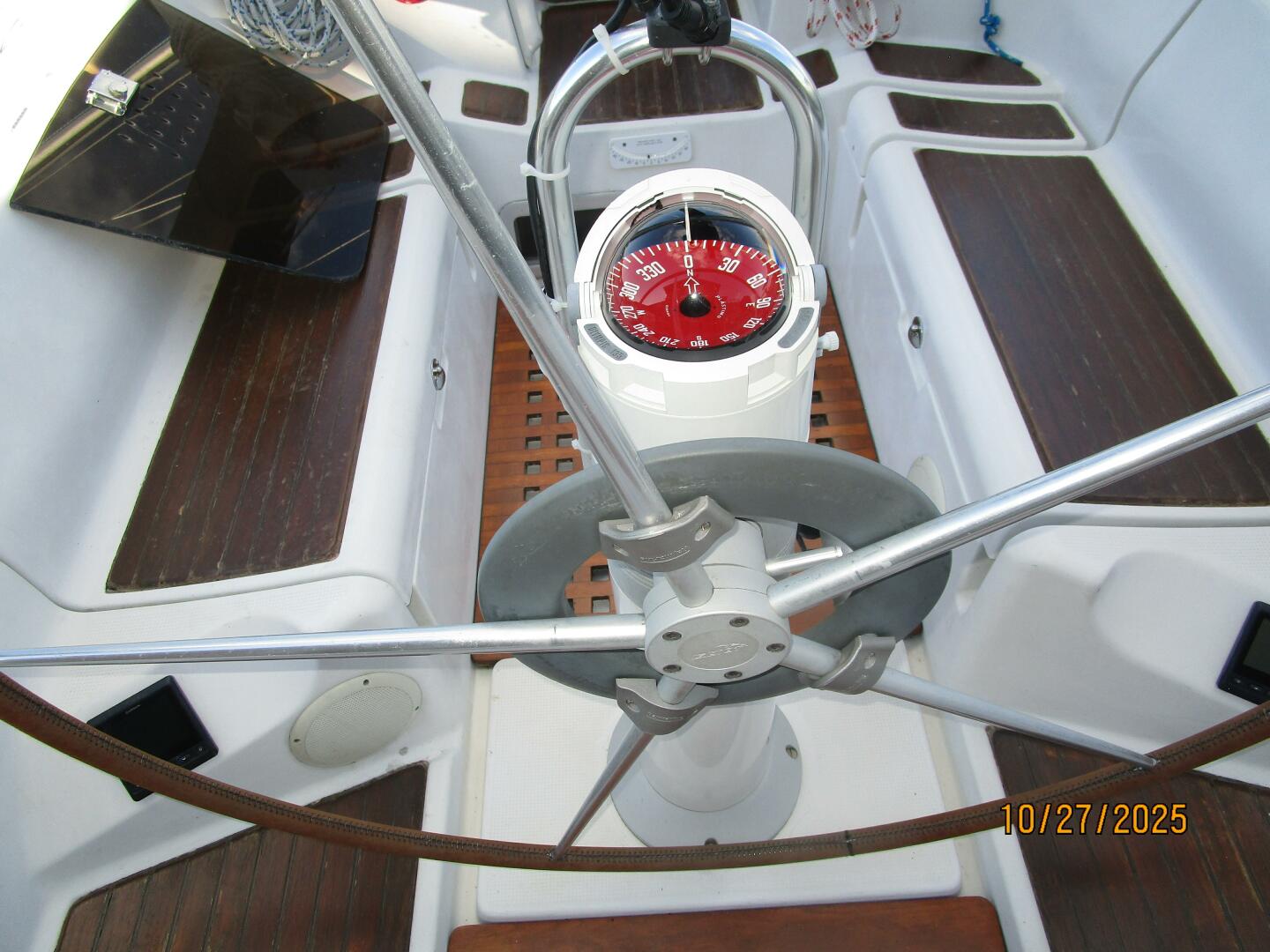 38' Beneteau cockpit helm
