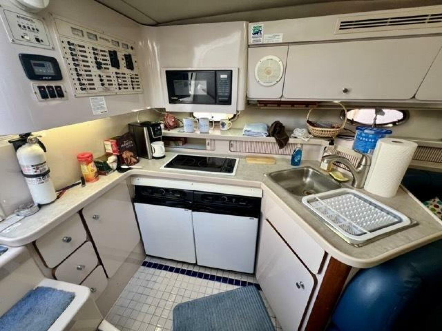 6 Sea Yall 1995 Regal 400 Commodore Galley 1 Medium