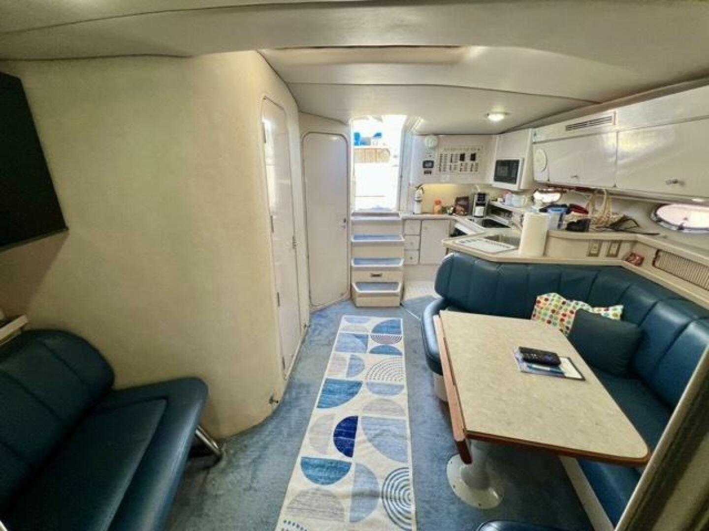 3 Sea Yall 1995 Regal 400 Commodore Interior 2 Medium