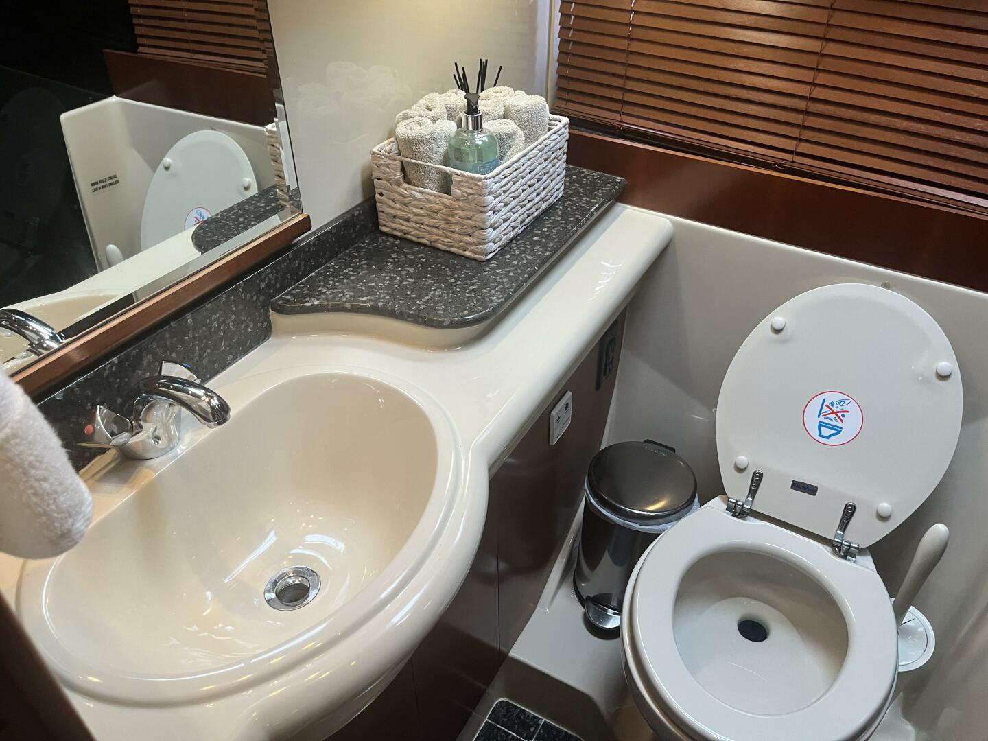 Bail Out 39ft Cruisers Yachts Yacht For Sale Bail Out 39ft Cruisers Yachts Yacht For Sale