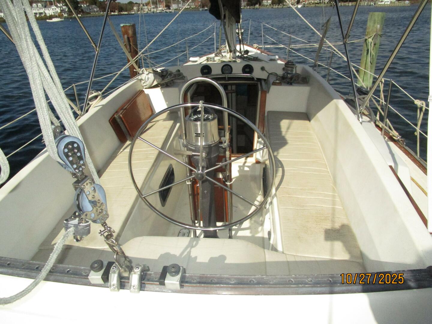 36' S2 cockpit forward