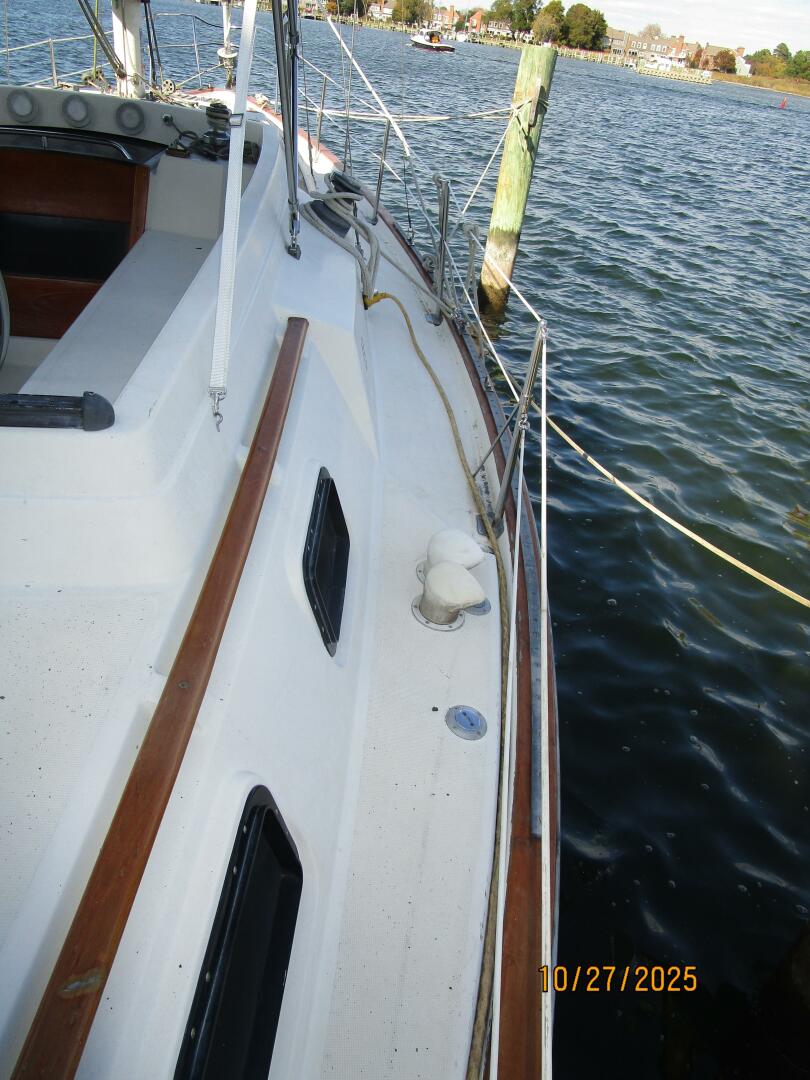 36' S2 starboard side deck1