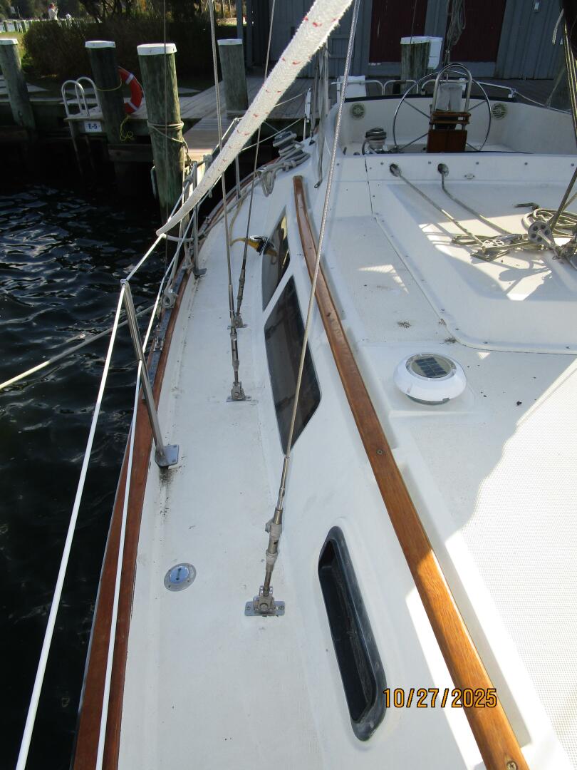 36' S2 starboard side deck2