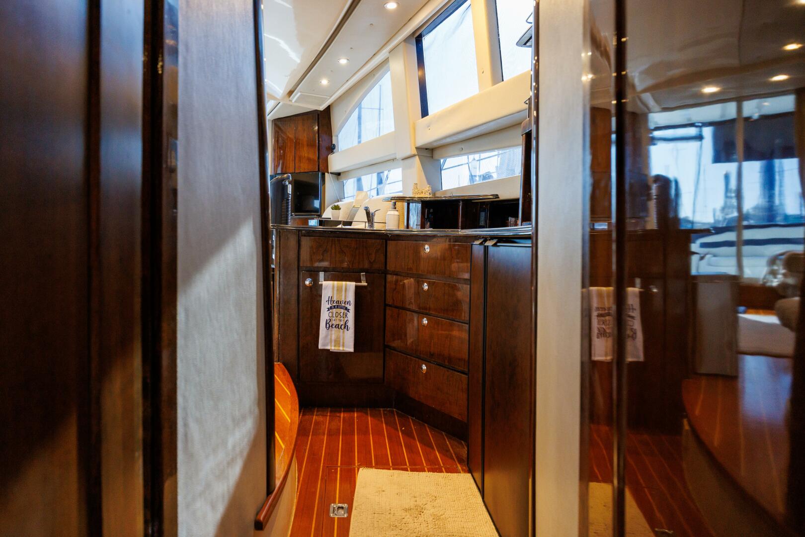 2010 Meridian 391 Motor Yacht