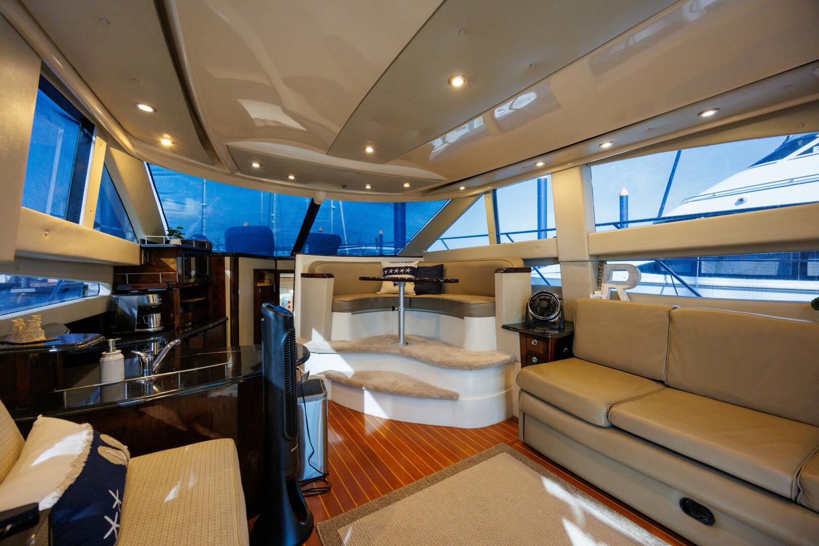 2010 Meridian 391 Motor Yacht