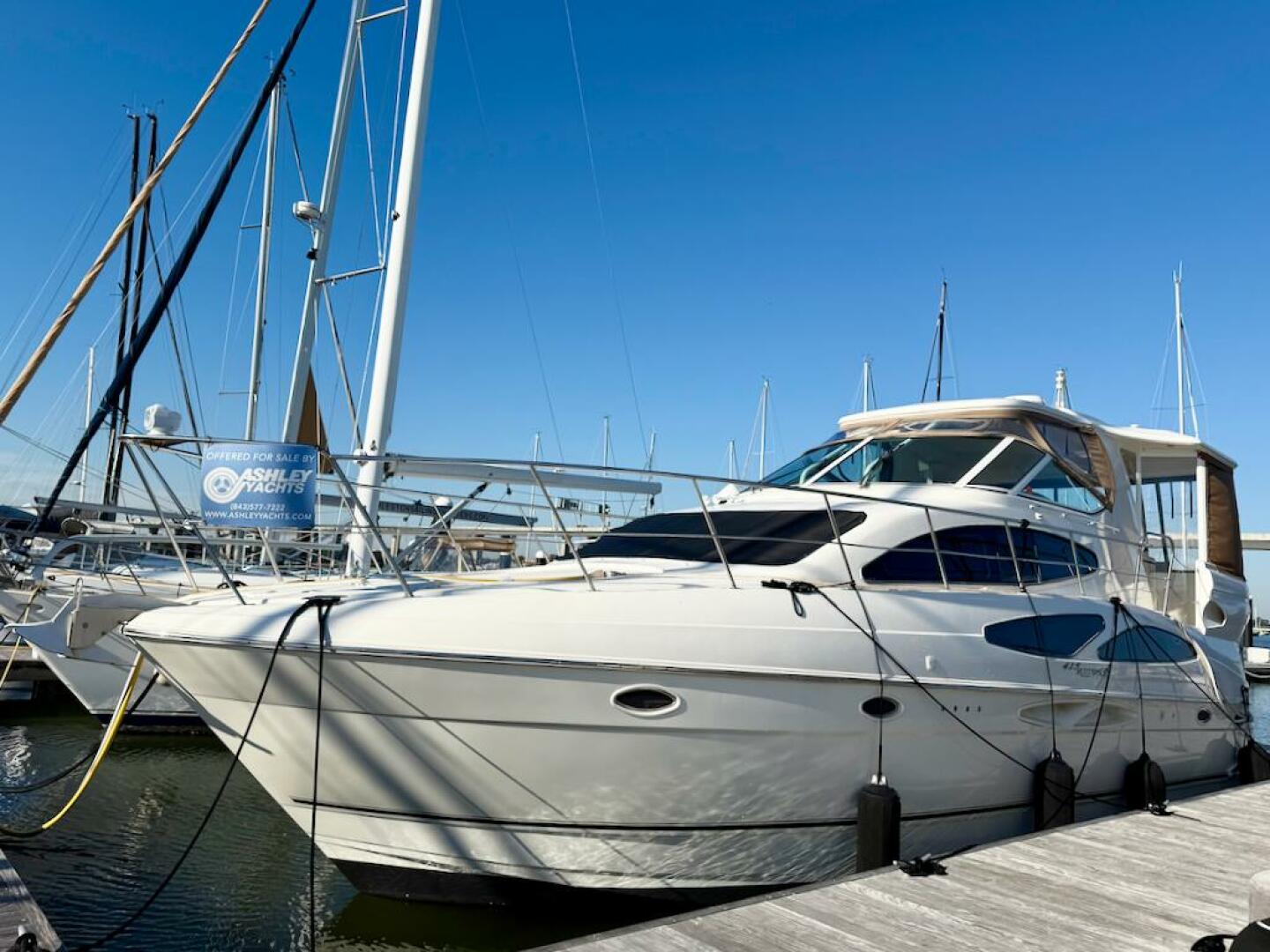 No Worries 42ft Cruisers Yachts Yacht For Sale No Worries 42ft Cruisers Yachts Yacht For Sale