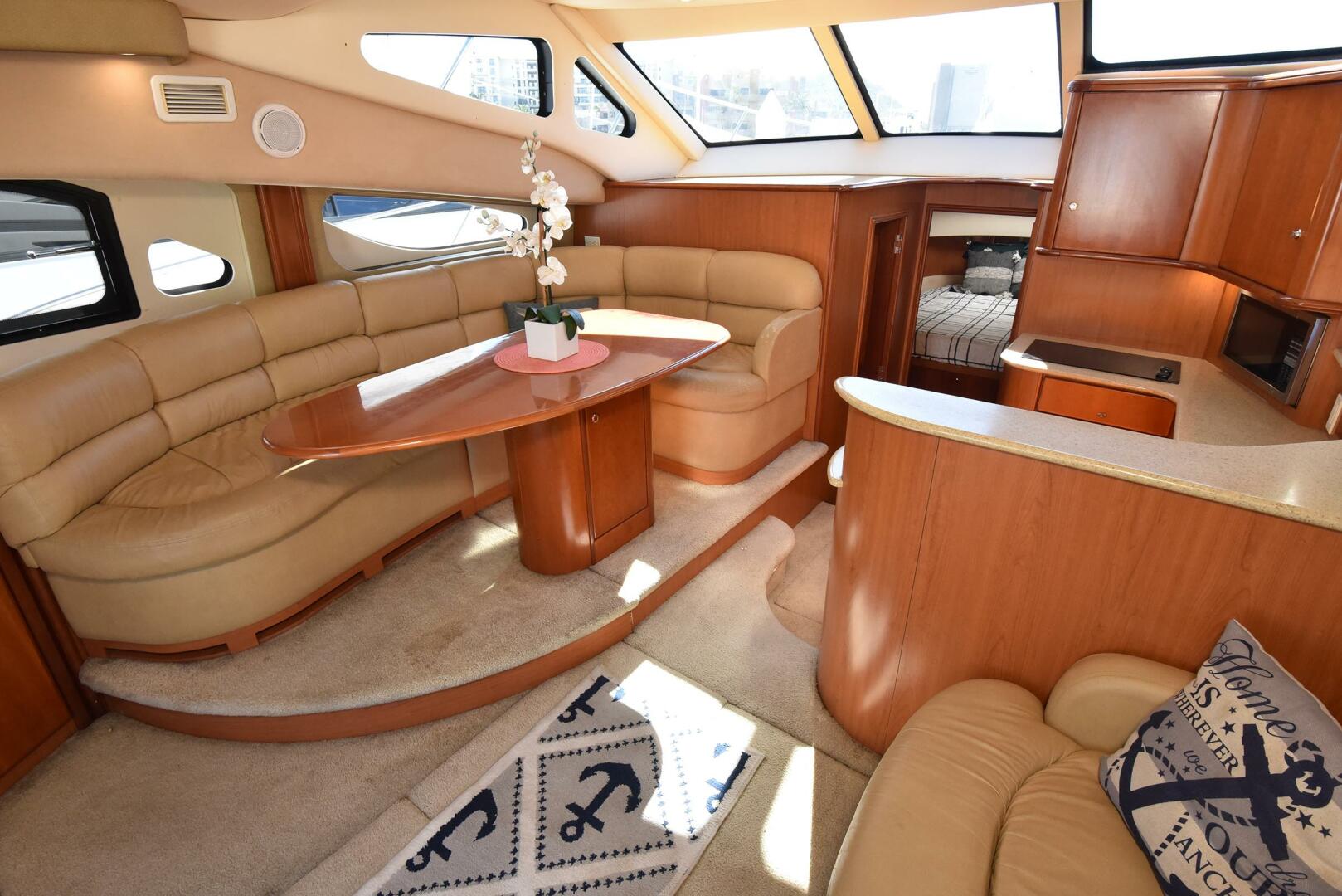 2010 38 Silverton Sedan Bridge - Pura Vida