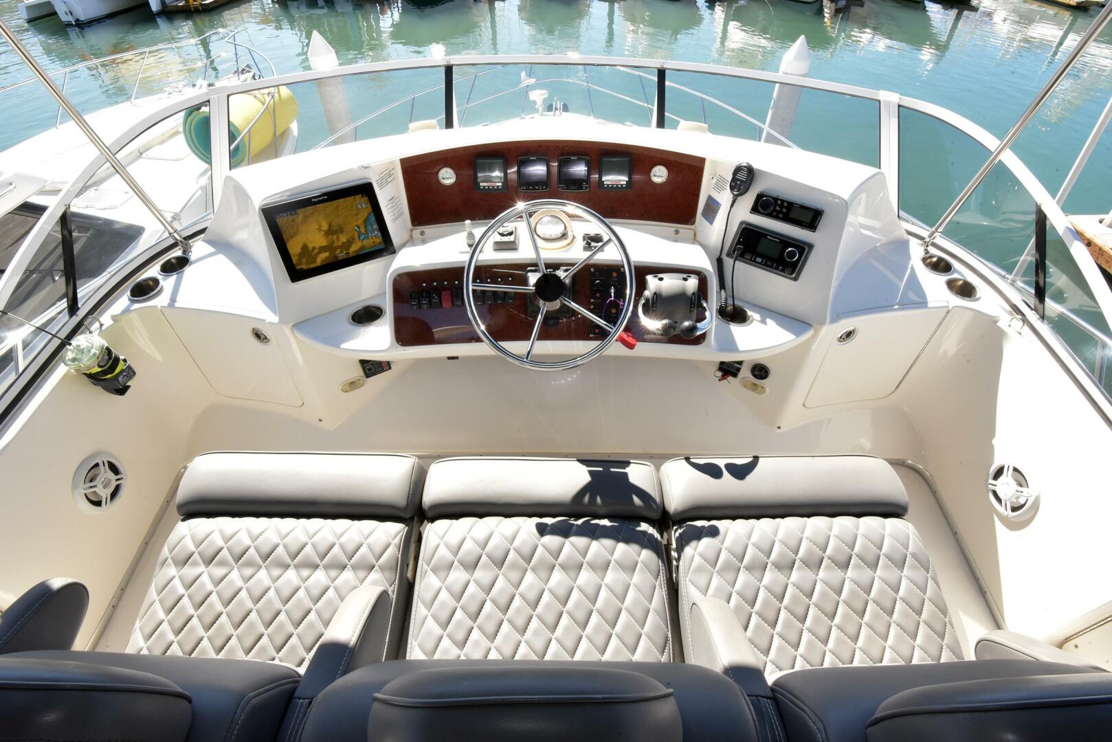 2010 38 Silverton Sedan Bridge - Pura Vida