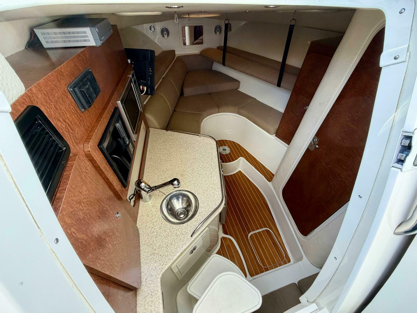 TILIKUM 35ft Hydra Sports Yacht For Sale