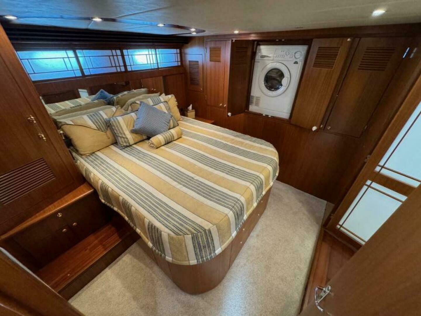 Johnson  amp  Johnson 52ft Jefferson Yacht For Sale