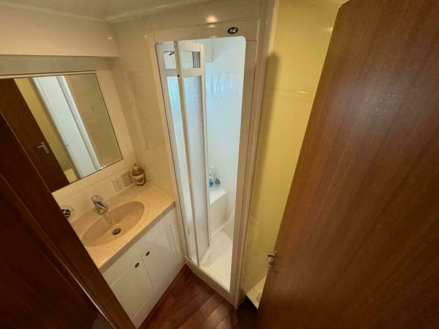 Johnson  amp  Johnson 52ft Jefferson Yacht For Sale