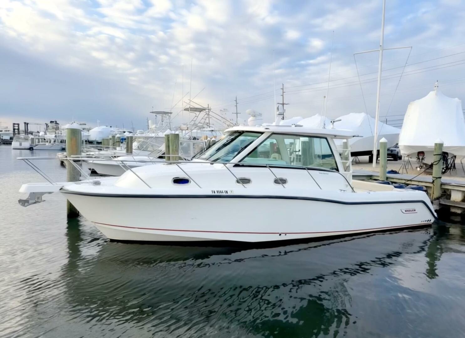 34ft Boston Whaler Yacht For Sale