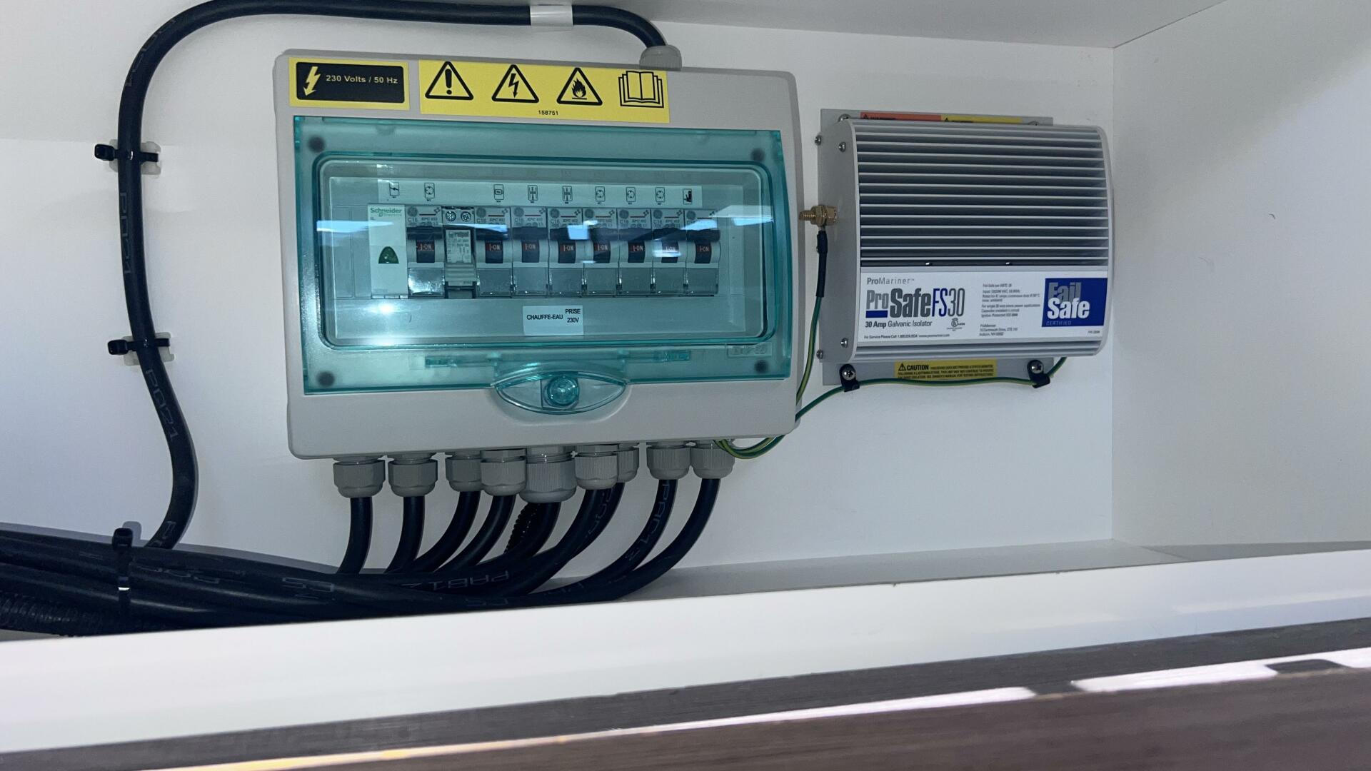 2020 Jeanneau Merry Fisher 1095 35ft Jeanneau Yacht For Sale 2020 Jeanneau Merry Fisher 1095 35ft Jeanneau Yacht For Sale