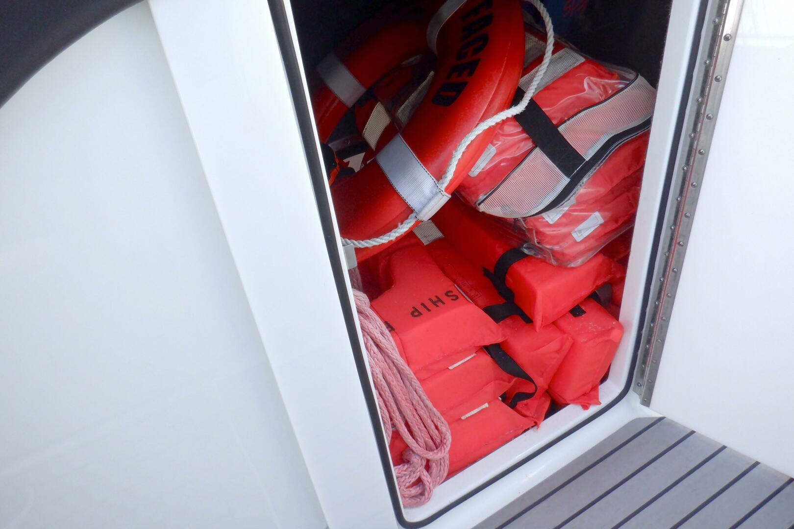 Ship Faced 35ft Formula Yacht For Sale Ship Faced 35ft Formula Yacht For Sale