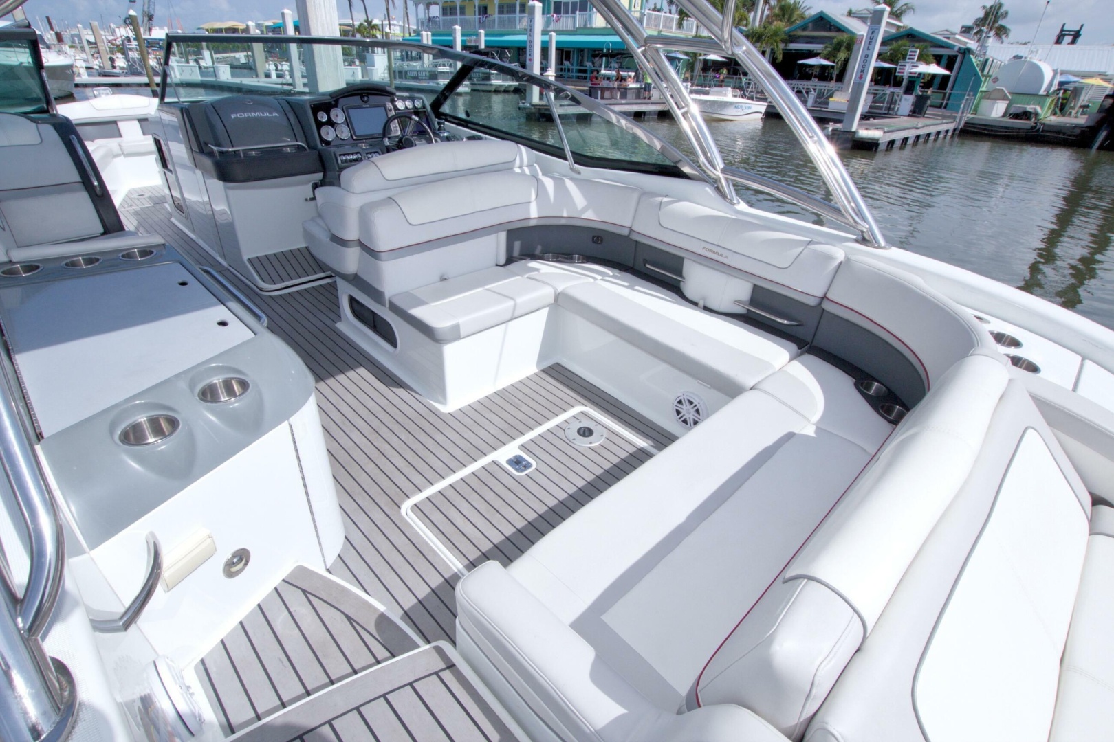 Ship Faced 35ft Formula Yacht For Sale