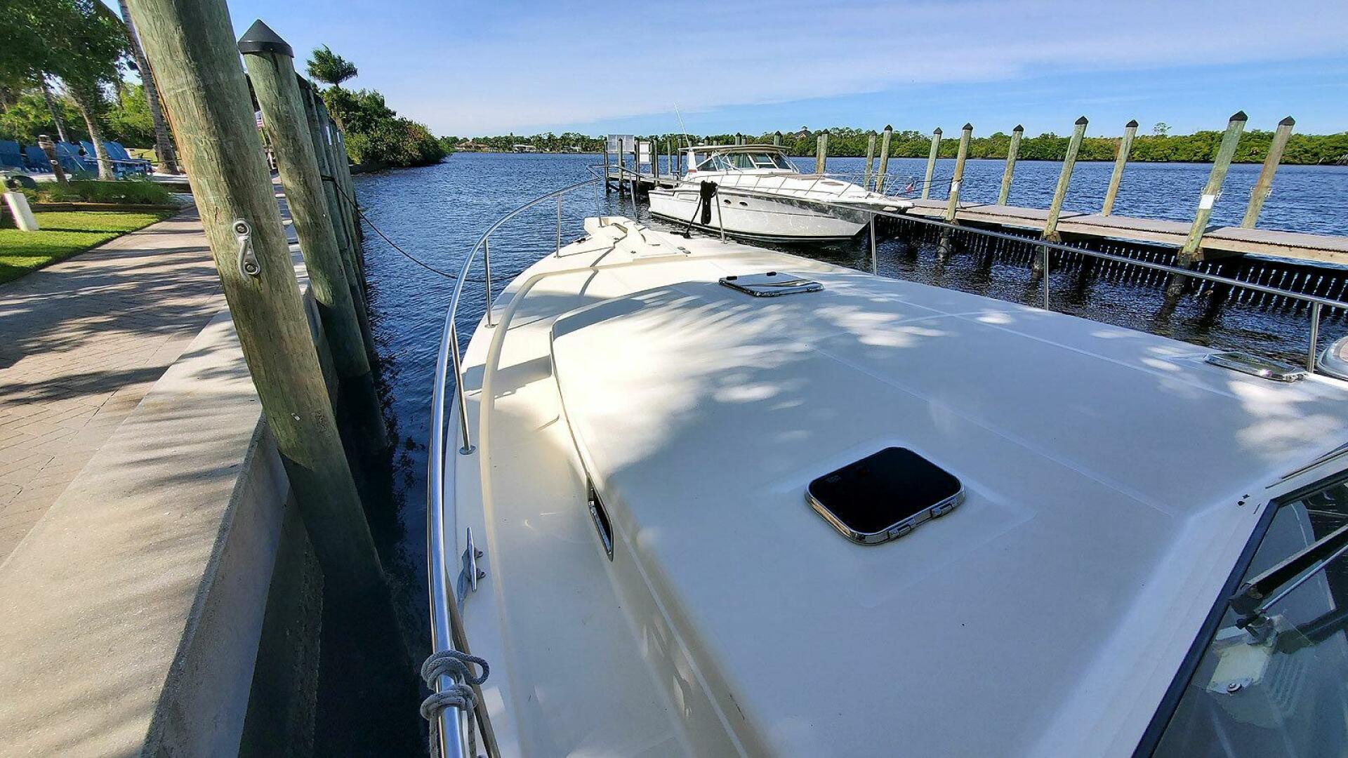 Fore Deck Port Walkway