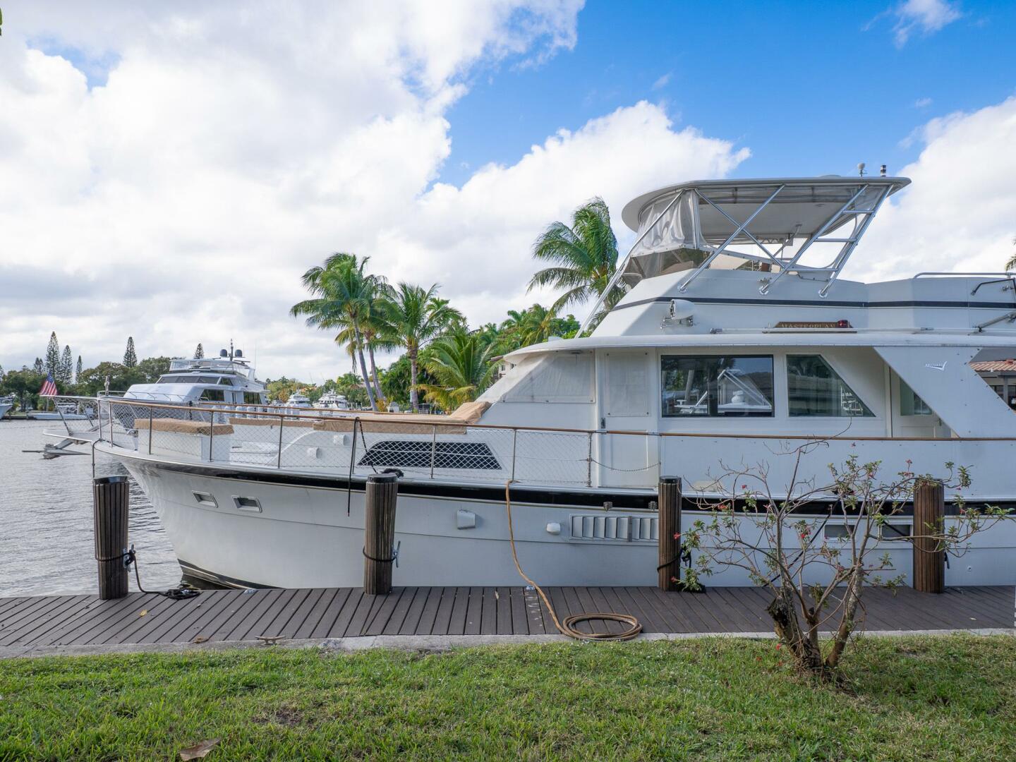 MasterPlan 58ft Hatteras Yacht For Sale