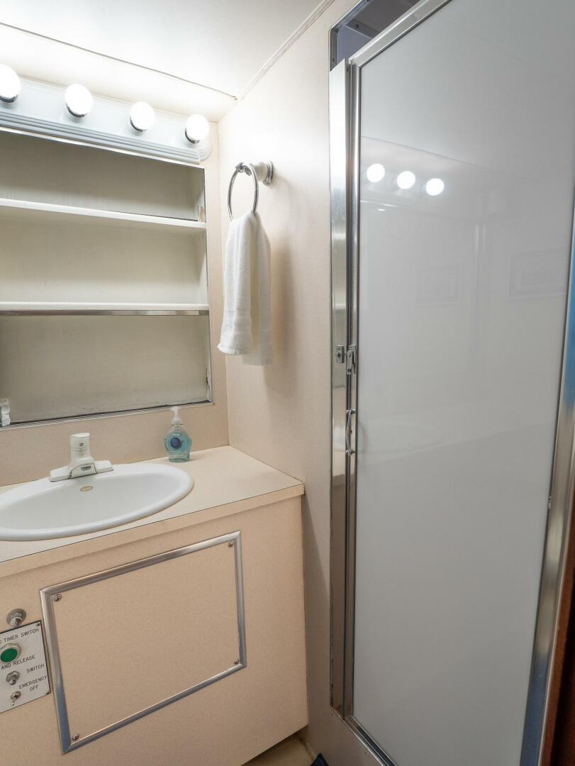 MasterPlan 58ft Hatteras Yacht For Sale