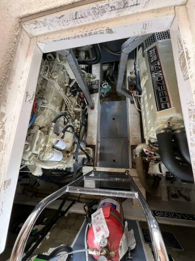 Different Drummer 50ft Viking Princess Yacht For Sale Different Drummer 50ft Viking Princess Yacht For Sale