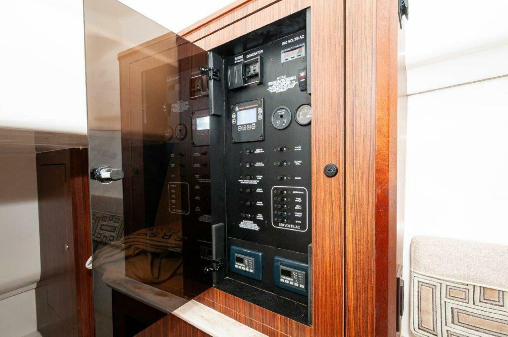 Silver Lining 36ft Pursuit Yacht For Sale Silver Lining 36ft Pursuit Yacht For Sale