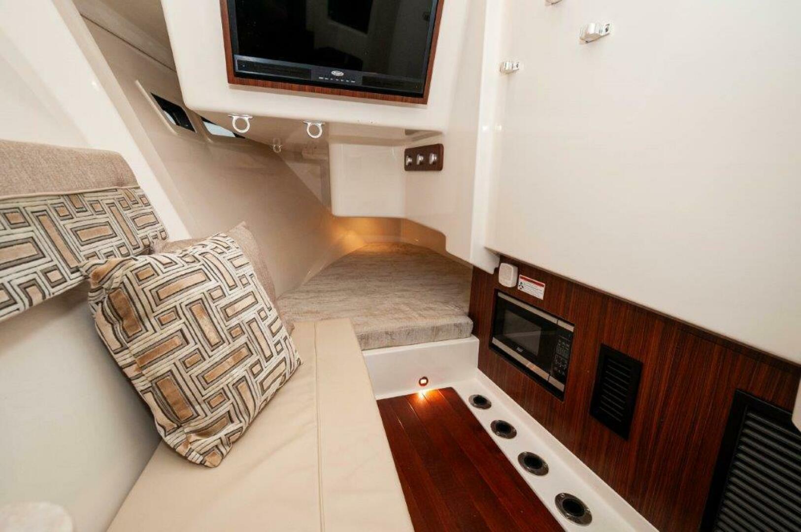 Silver Lining 36ft Pursuit Yacht For Sale Silver Lining 36ft Pursuit Yacht For Sale