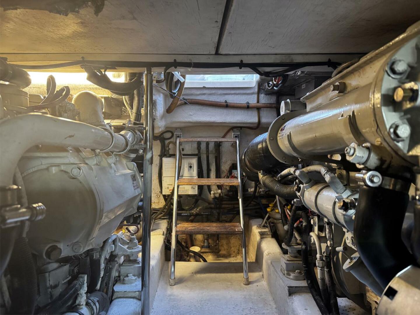 SAFARI 40ft Riviera Yacht For Sale SAFARI 40ft Riviera Yacht For Sale