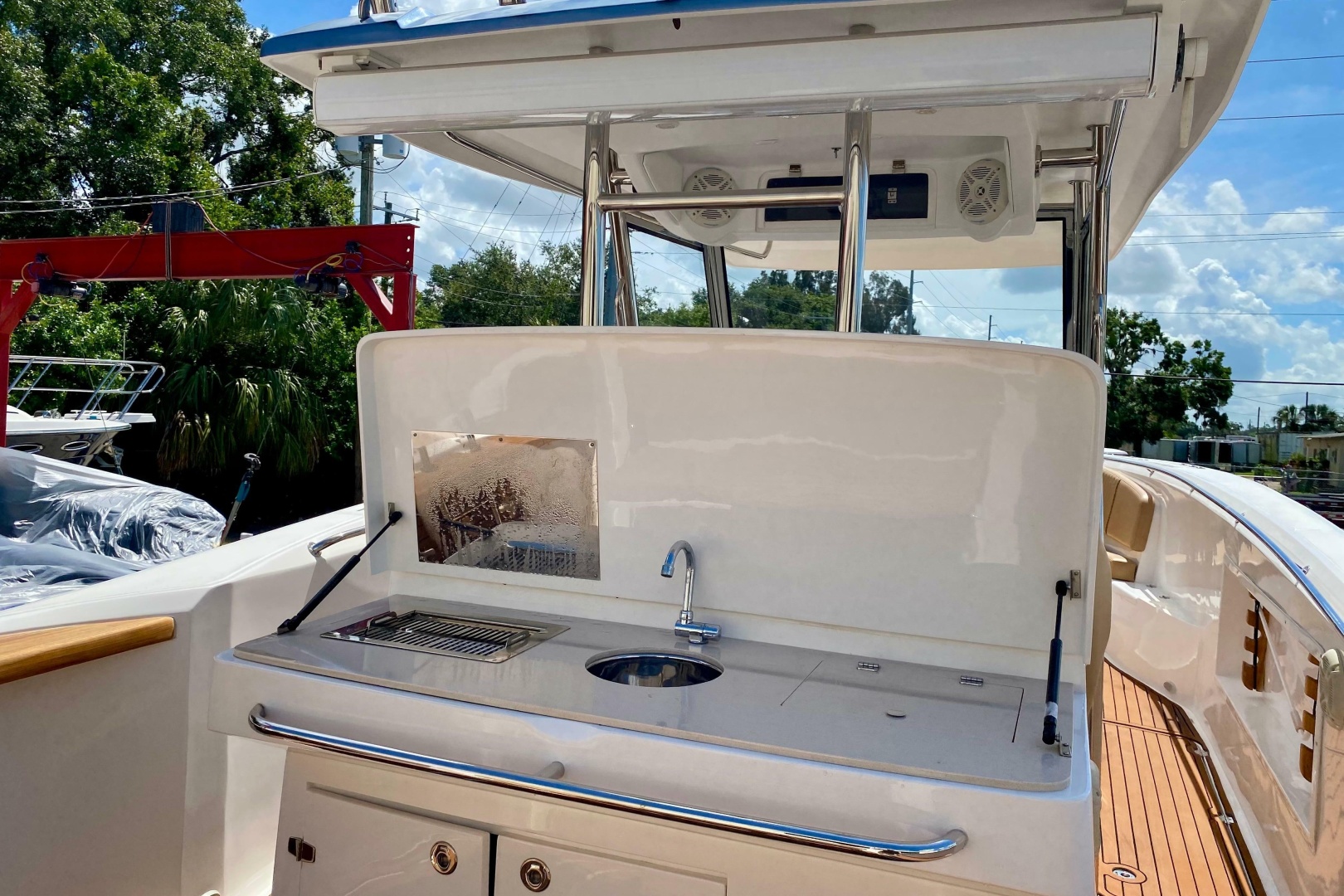 2023 Fishing Raptor 390 Solarium