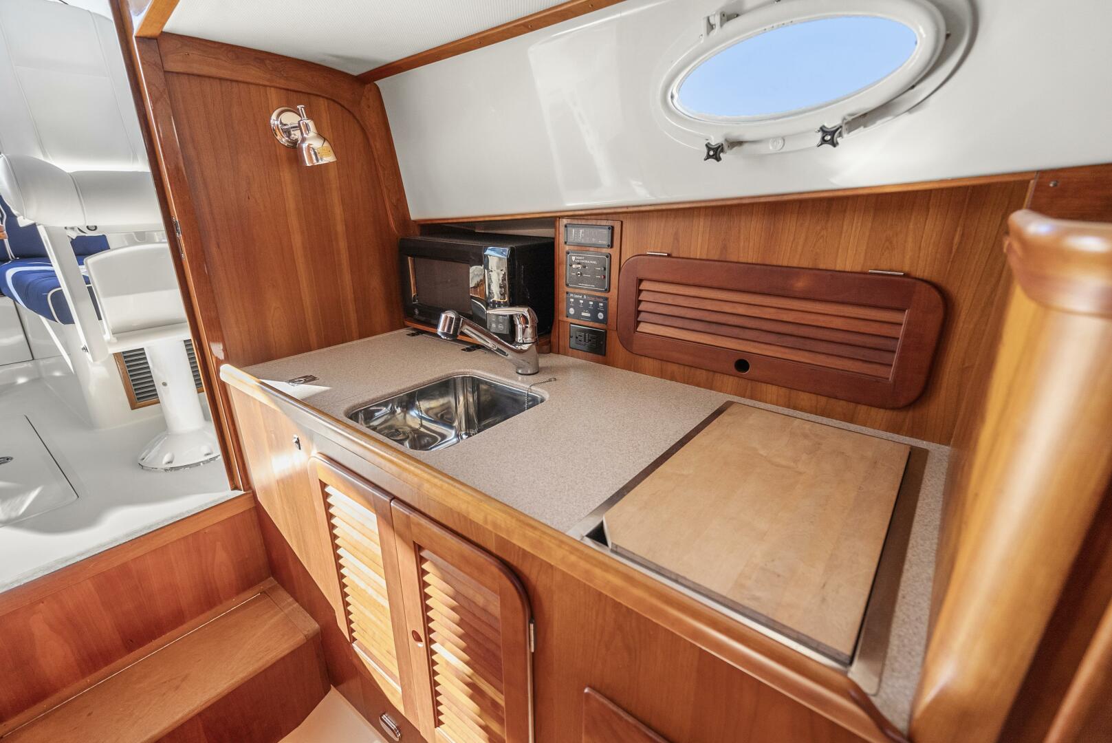 YAHTZEE 36ft Hinckley Yacht For Sale YAHTZEE 36ft Hinckley Yacht For Sale