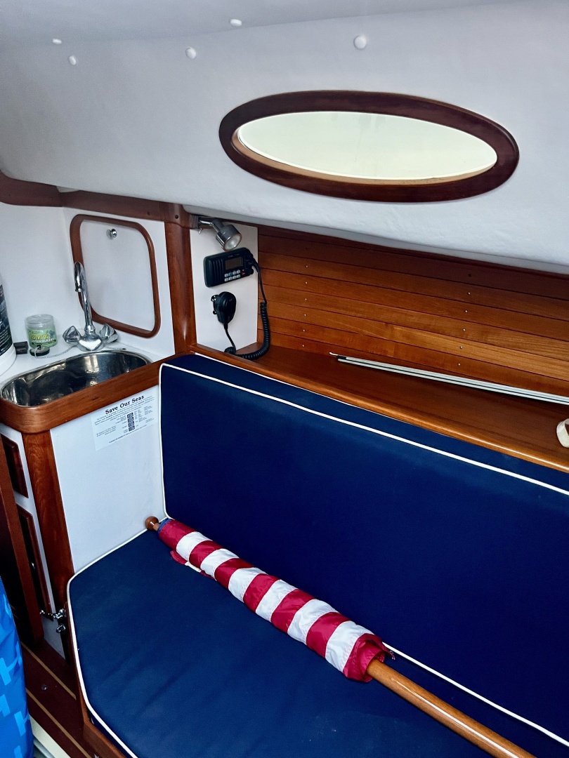 33ft Alerion Yacht For Sale
