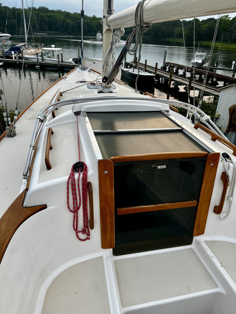 33ft Alerion Yacht For Sale