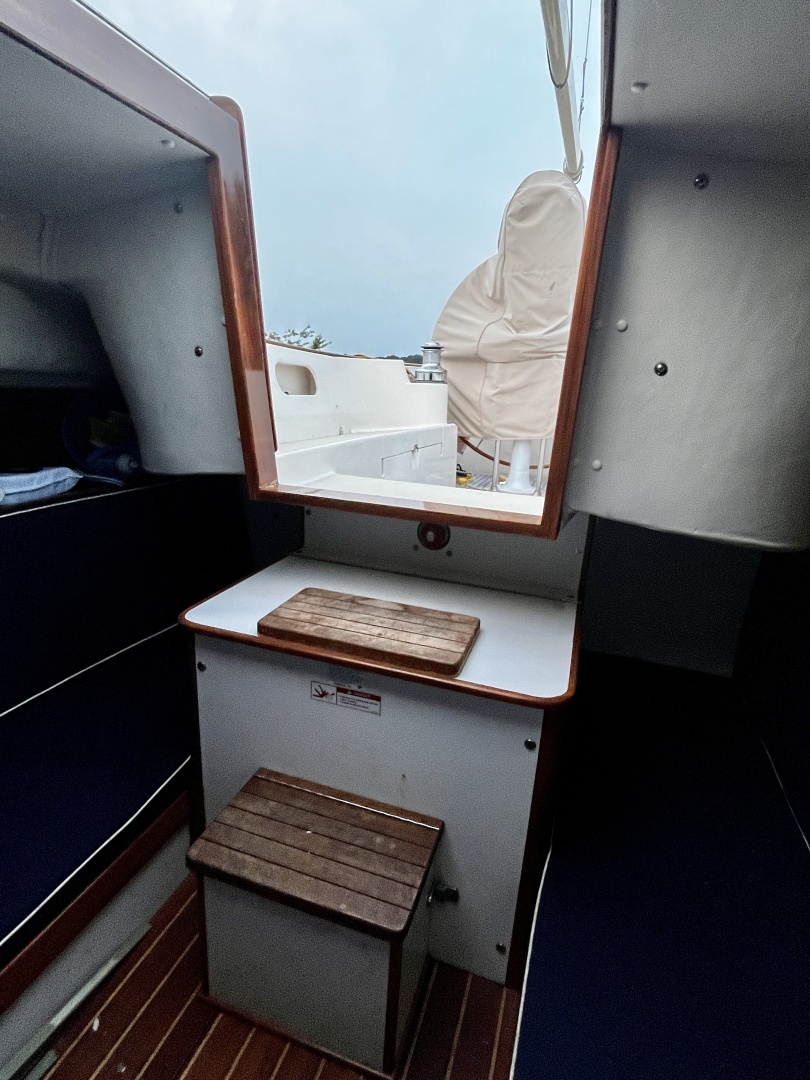 33ft Alerion Yacht For Sale