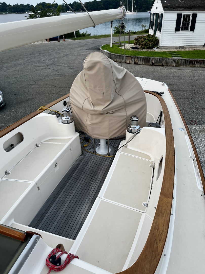 33ft Alerion Yacht For Sale