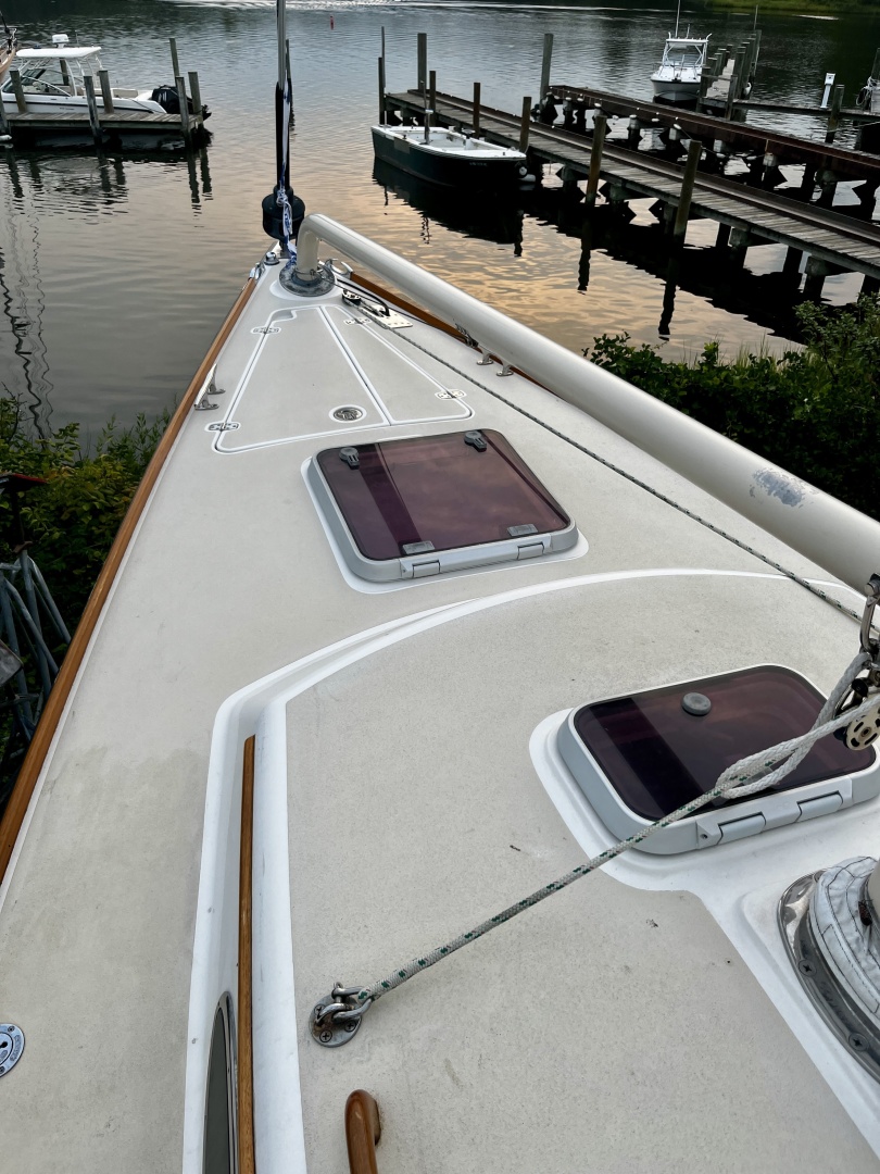 33ft Alerion Yacht For Sale