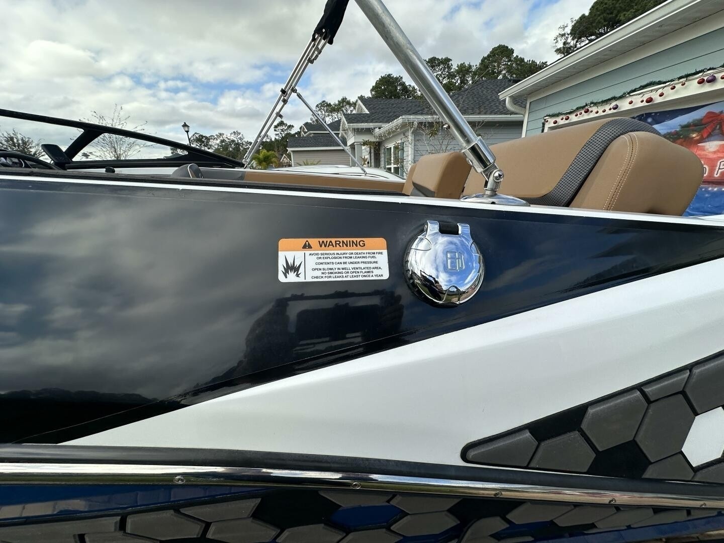 2021 Scarab 215