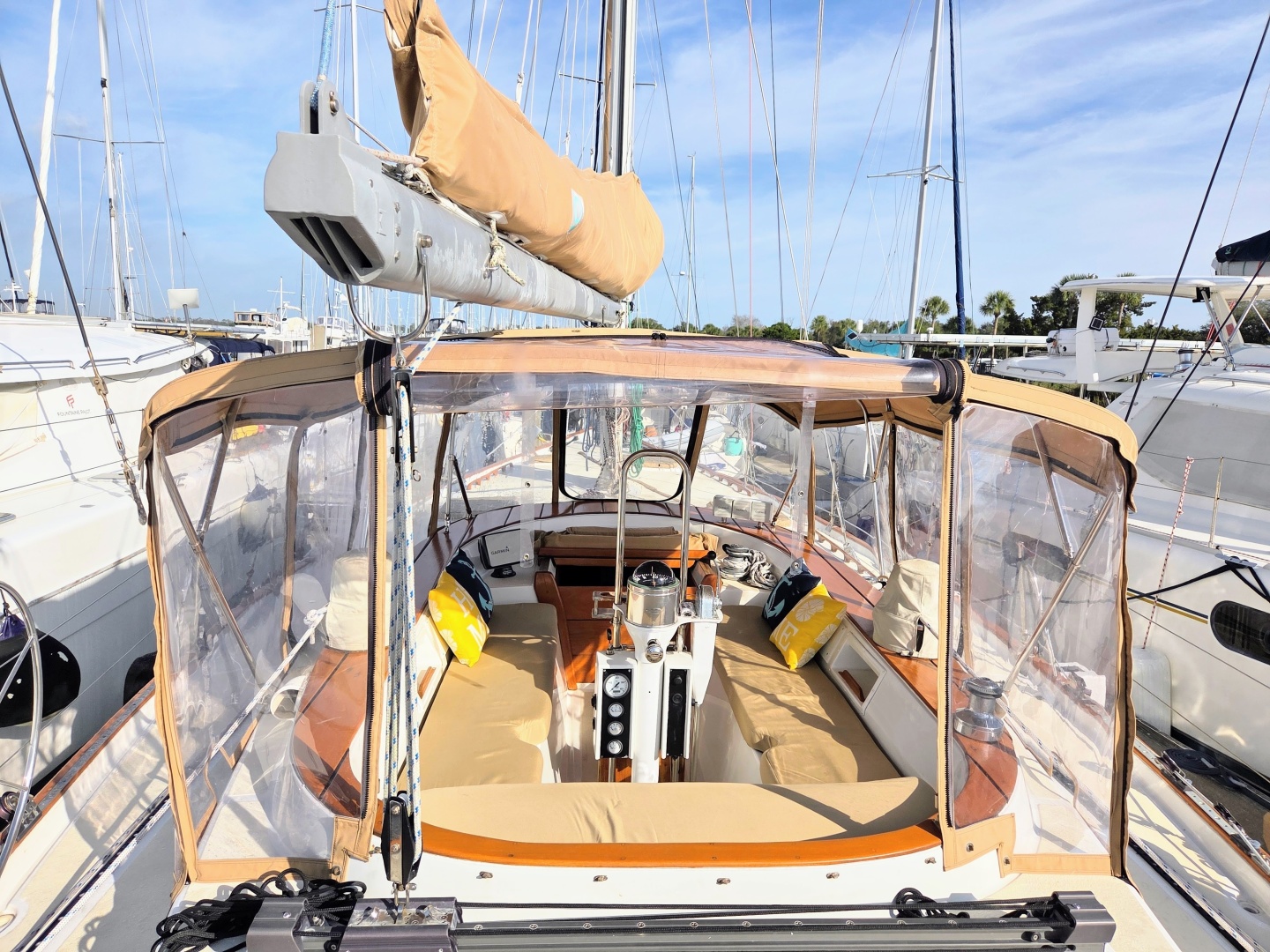 1985 Endeavour 51 — photograph 4