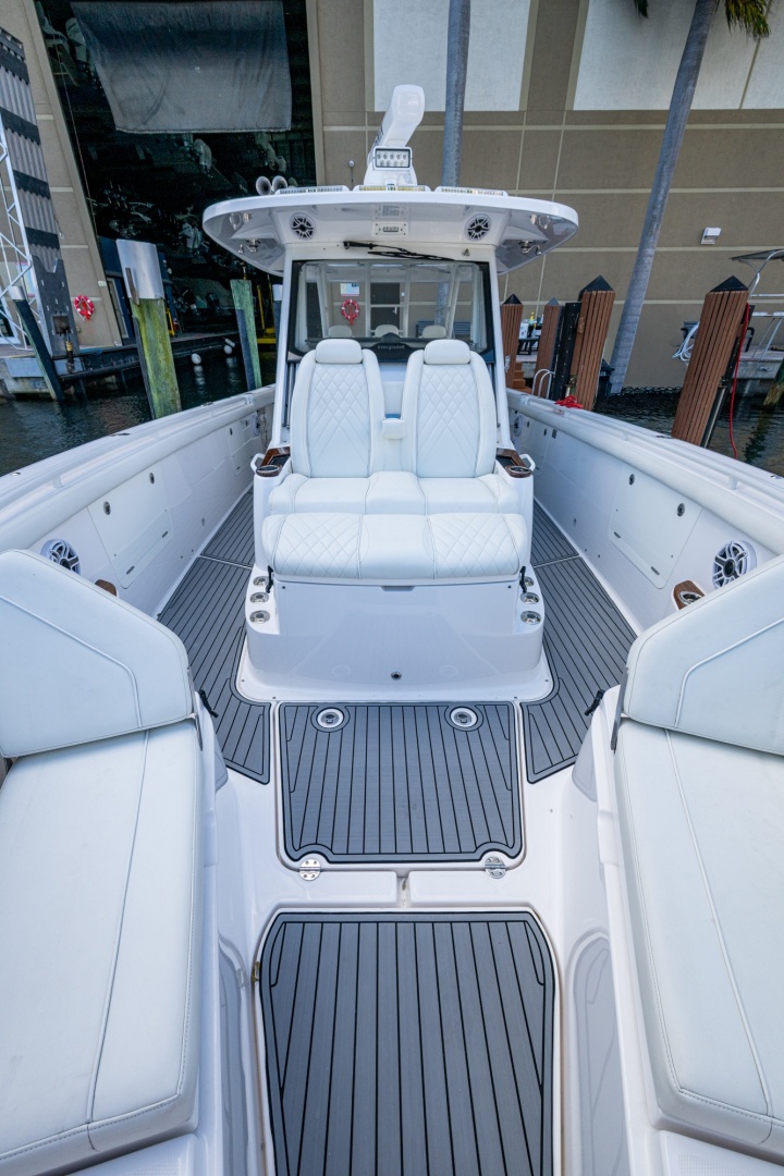 39ft Everglades Yacht For Sale