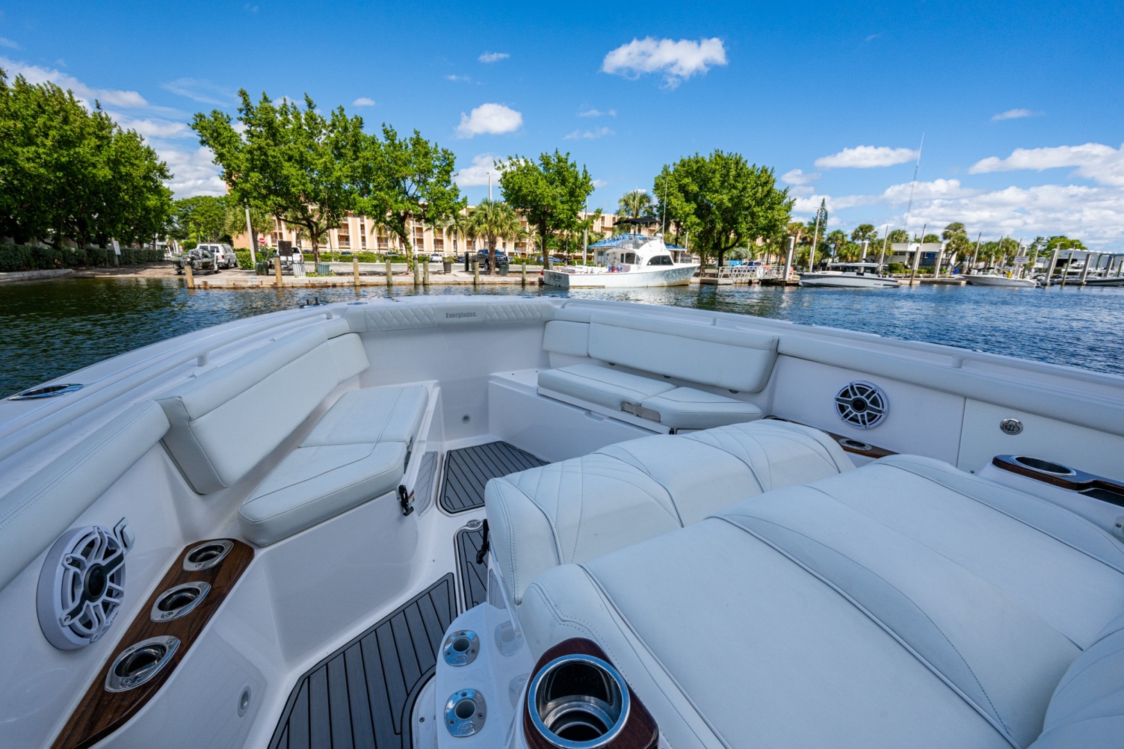 39ft Everglades Yacht For Sale