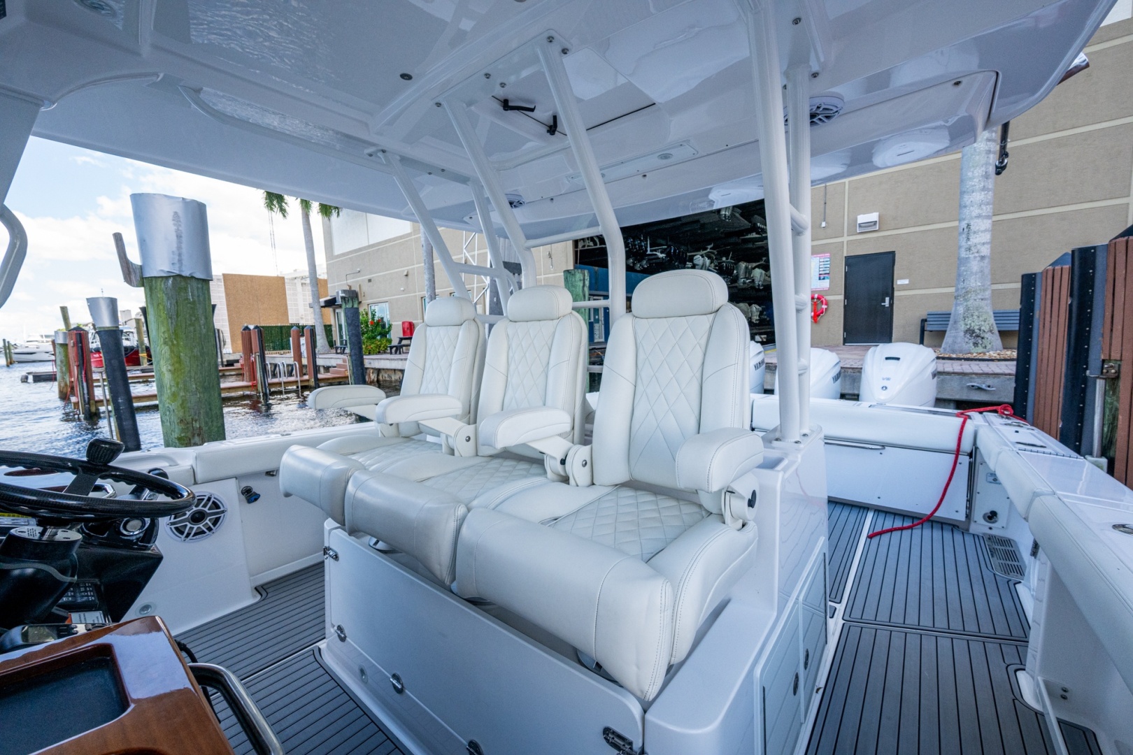 39ft Everglades Yacht For Sale