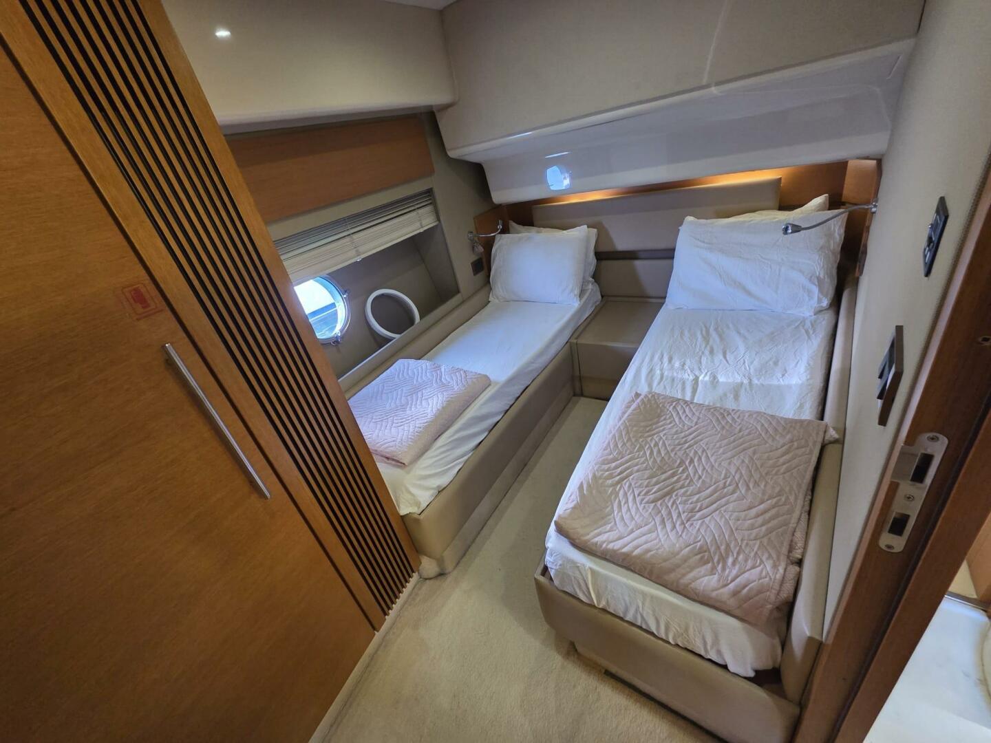 60ft Azimut Yacht For Sale