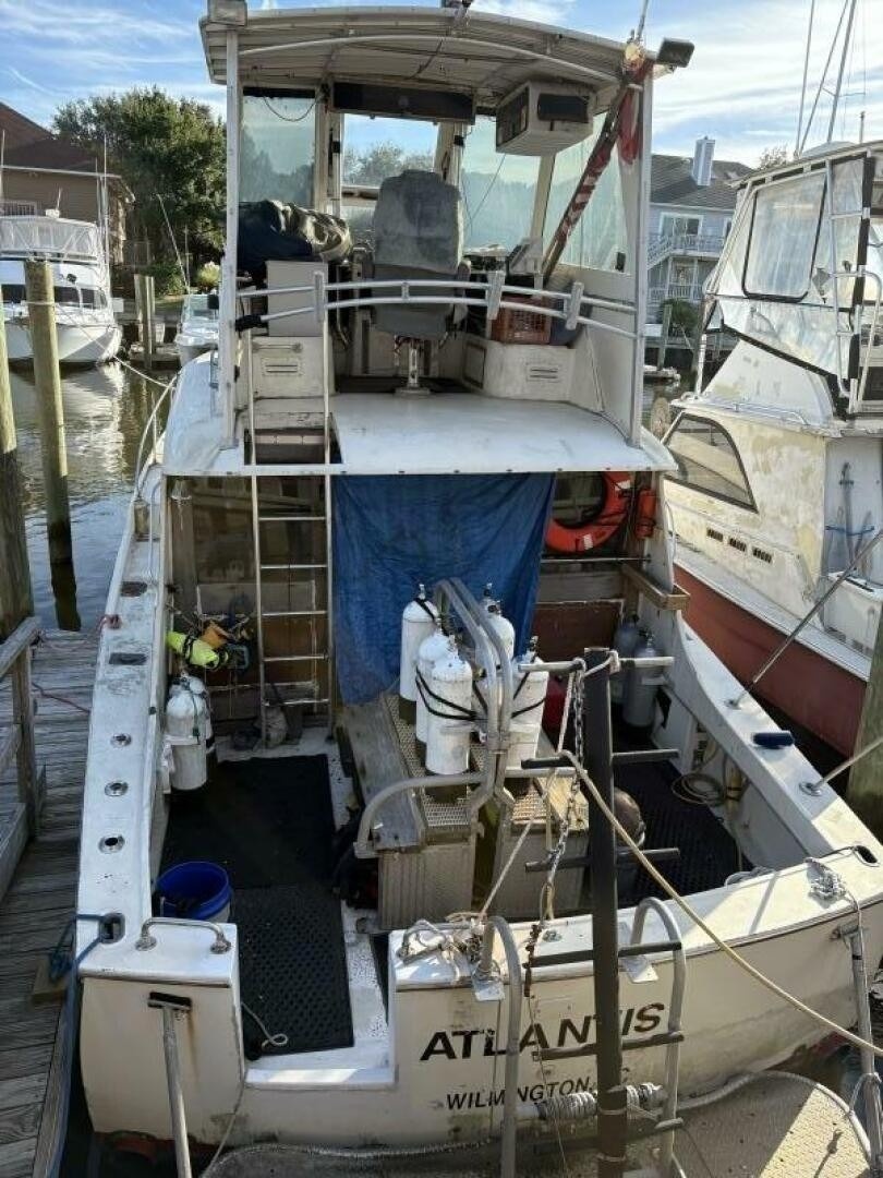 Atlantis 42ft Hatteras Yacht For Sale