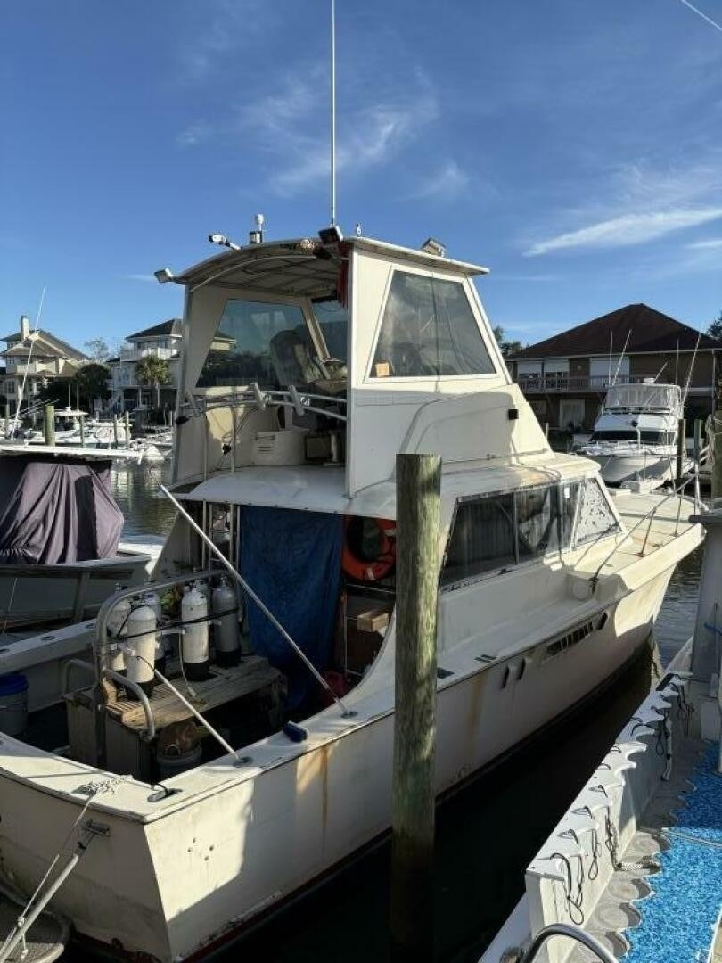 Atlantis 42ft Hatteras Yacht For Sale