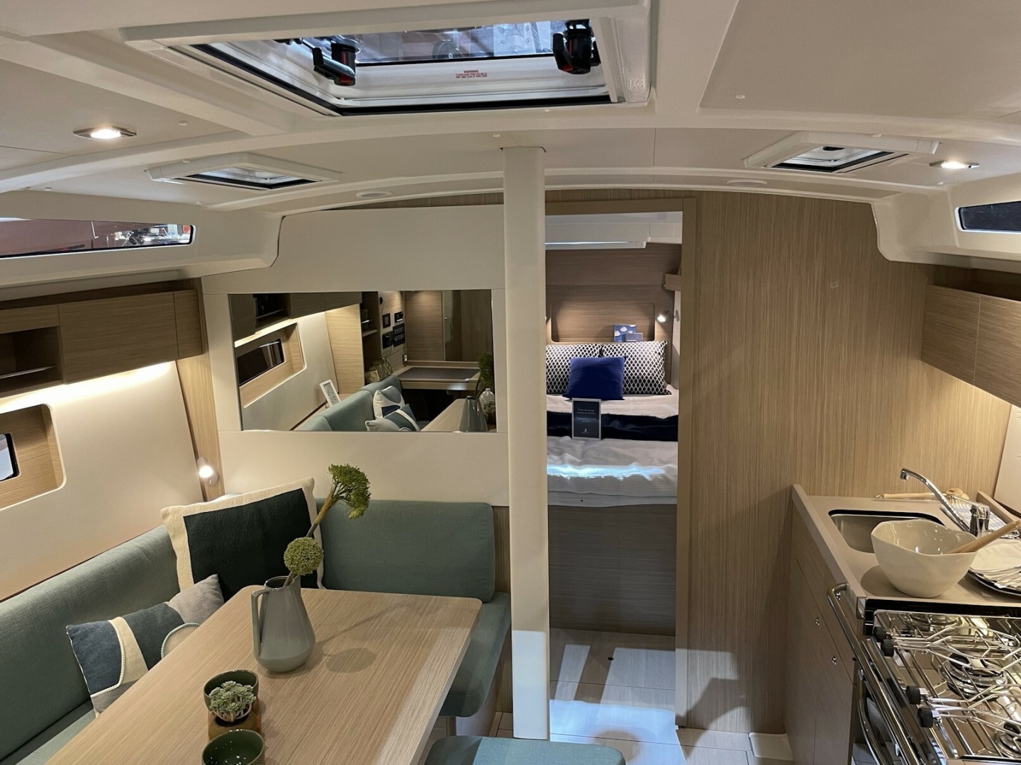 37ft Beneteau Yacht For Sale