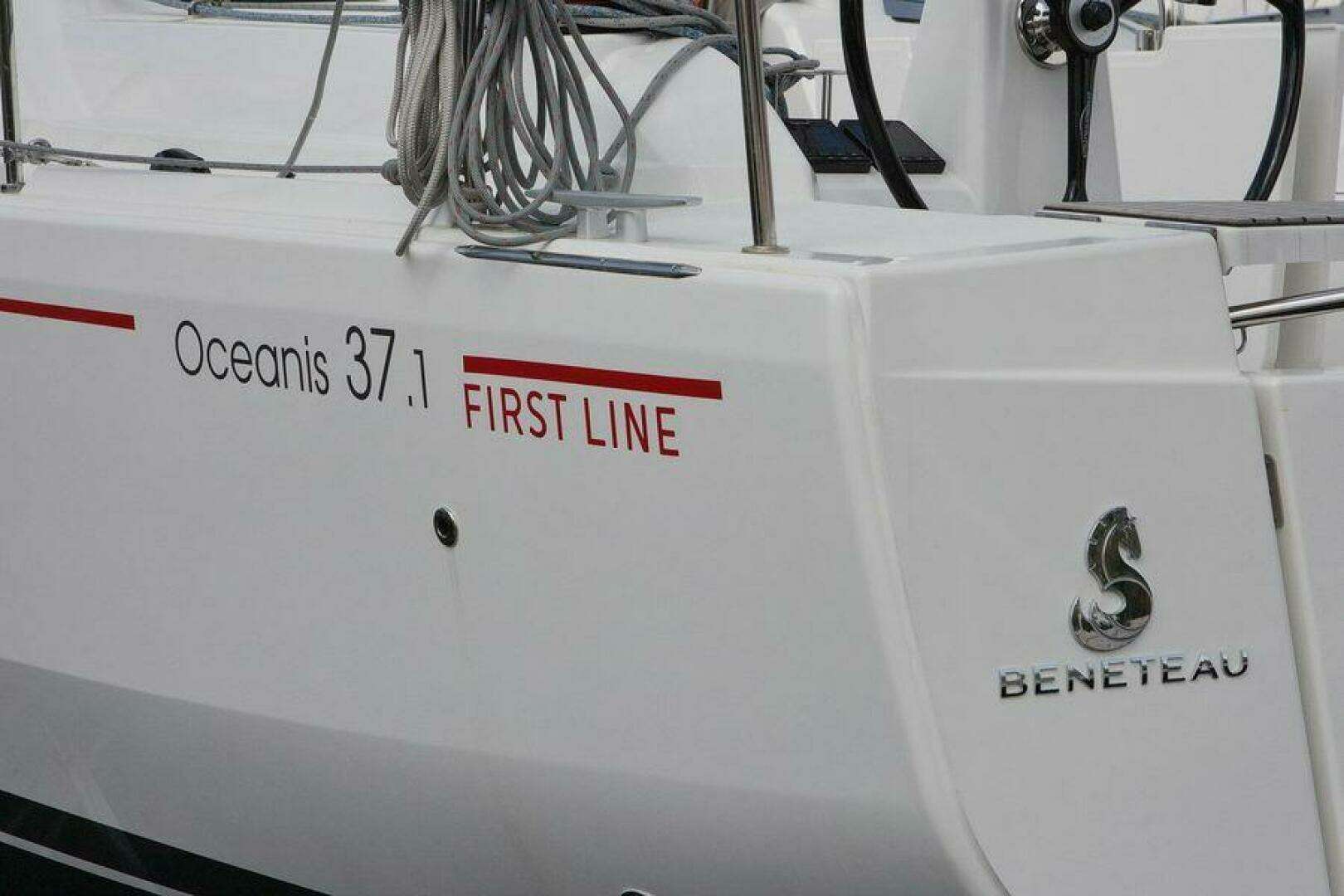 37ft Beneteau Yacht For Sale