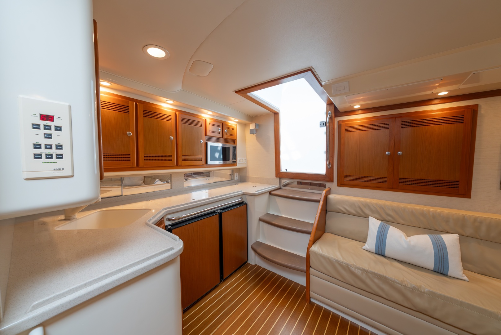 Cabo 45 Express — EMMA - Photo 48