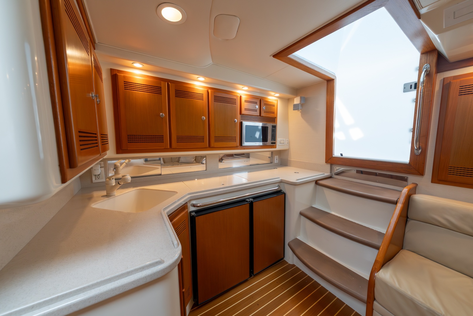 Cabo 45 Express — EMMA - Photo 45