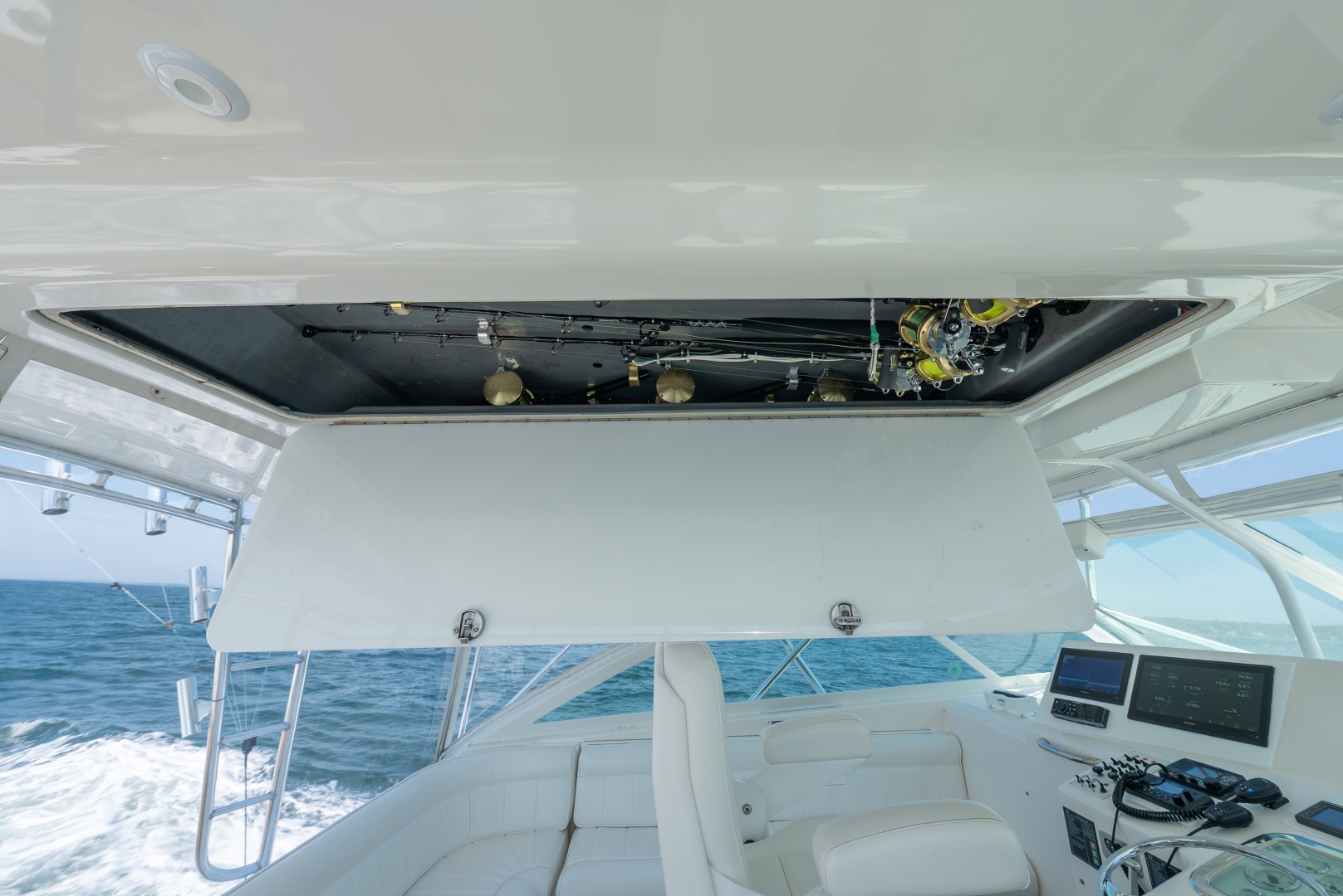 Cabo 45 Express — EMMA - Photo 41