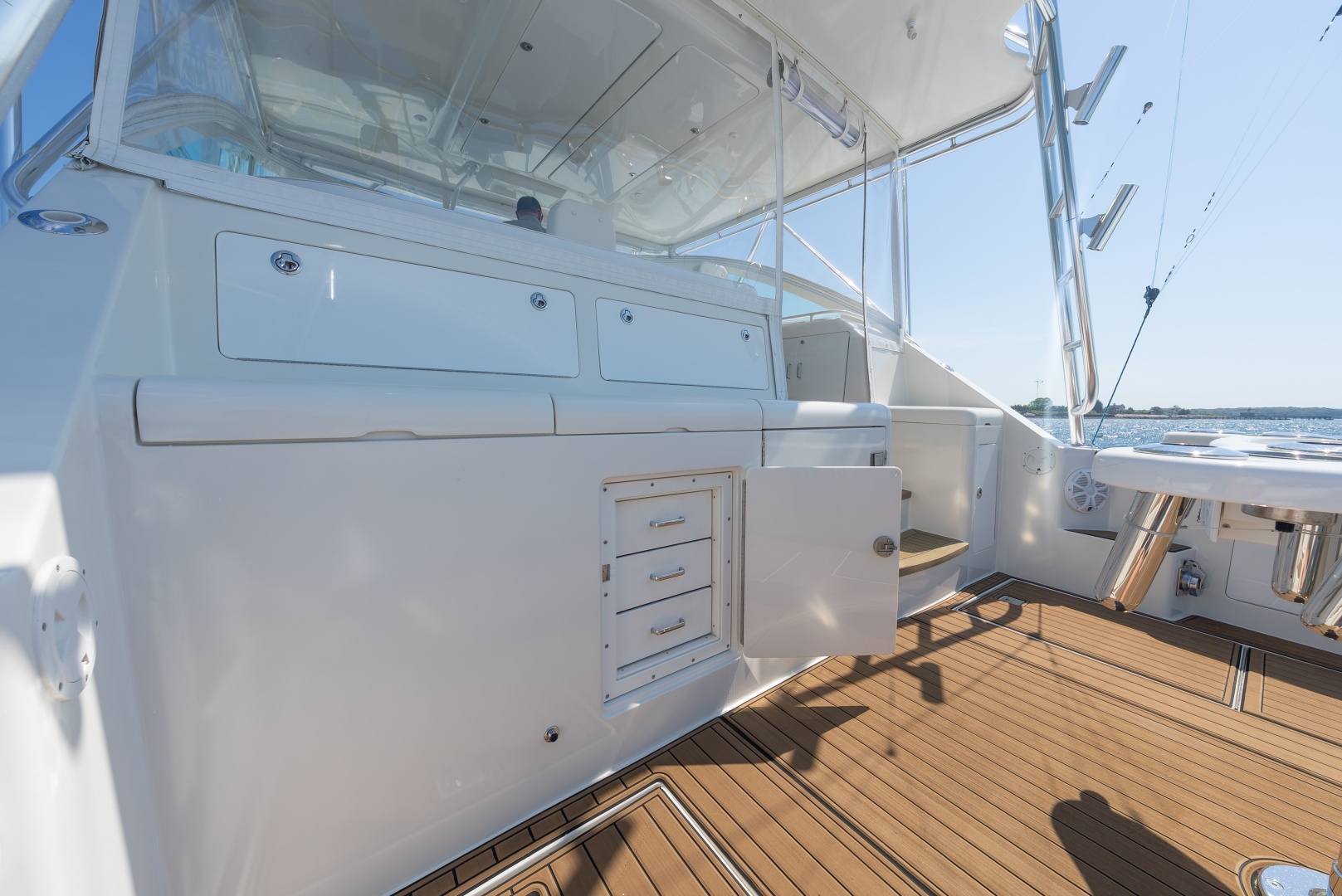 Cabo 45 Express — EMMA - Photo 26