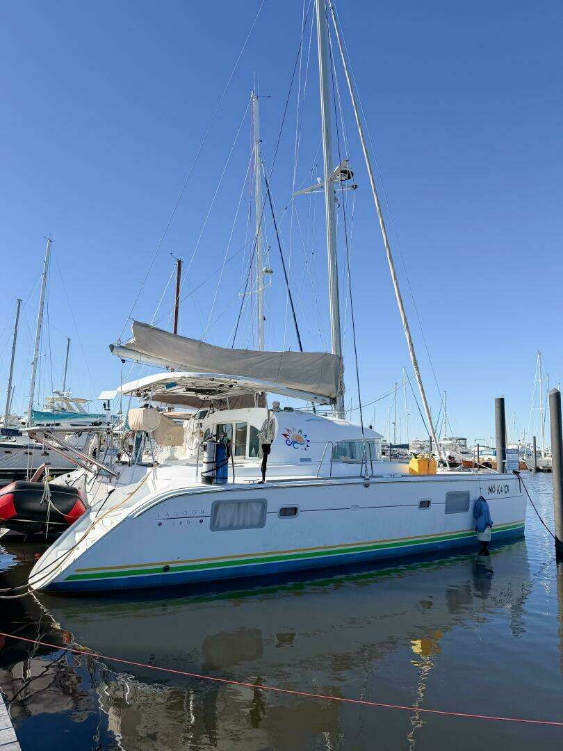 NO KA OI 38ft Lagoon Yacht For Sale