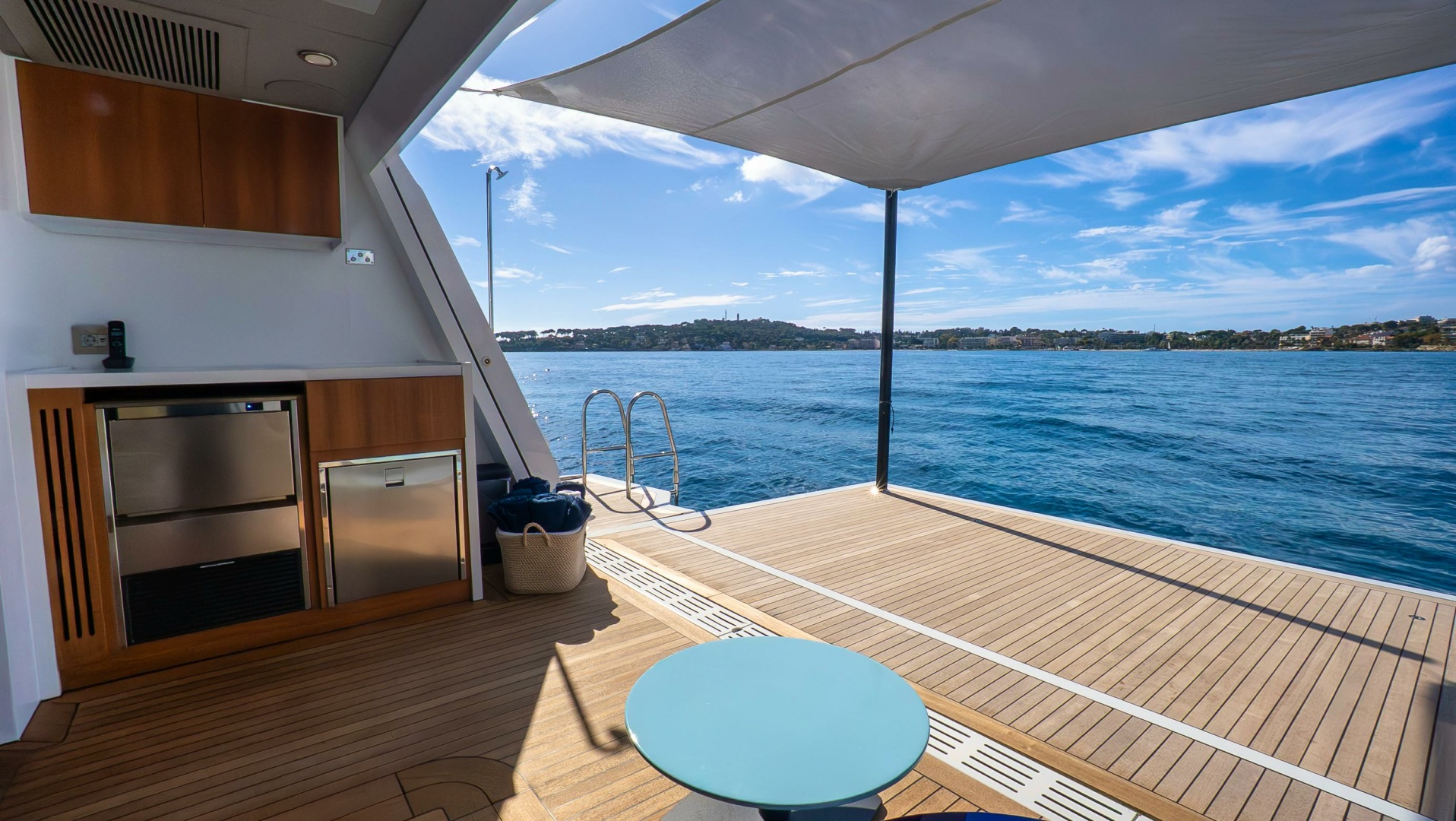 yacht-image-thumbnail