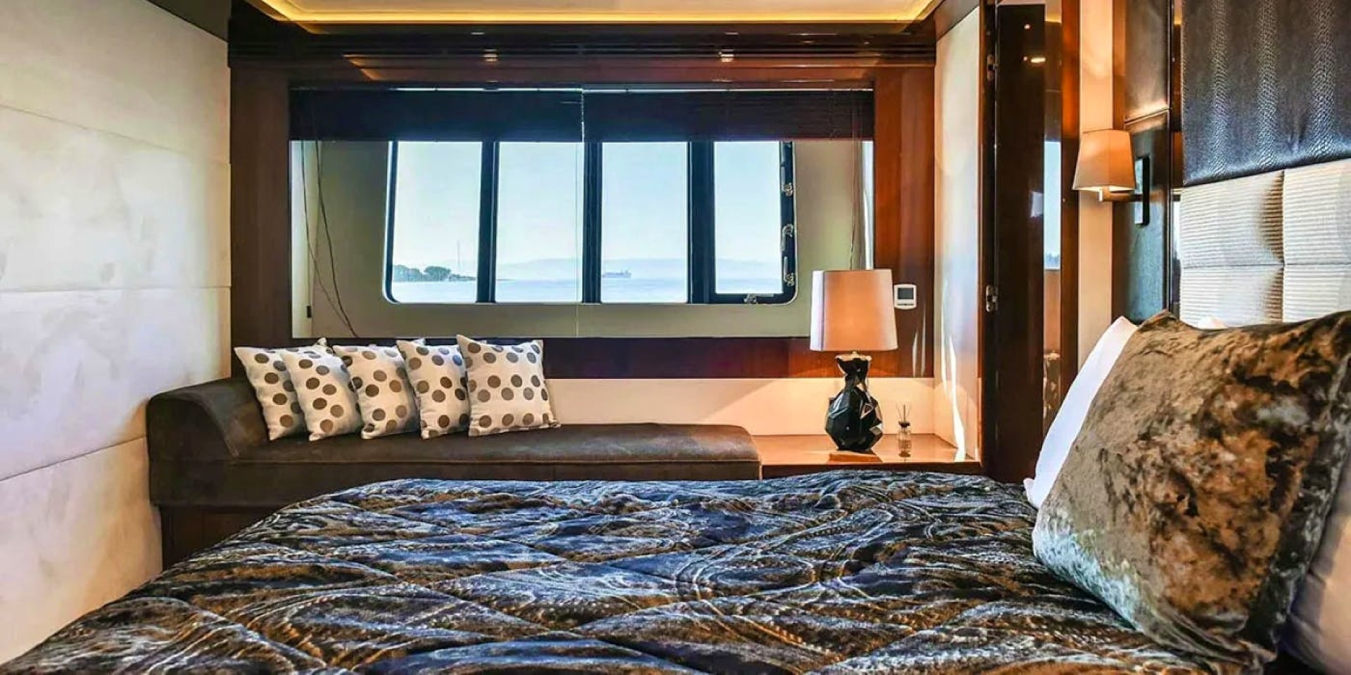 yacht-image-thumbnail